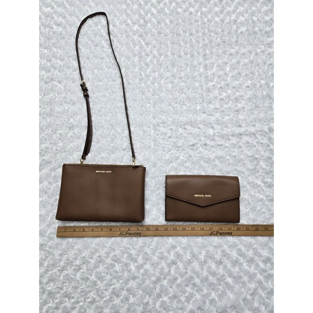 Michael Kors Brown Shoulder Bag Adjustable Strap Detachable Wallet Set Women